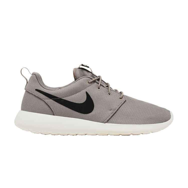 Nike Roshe One 'Light Taupe'