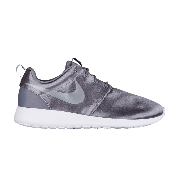 Nike Wmns Roshe One Premium 'Pure Platinum'