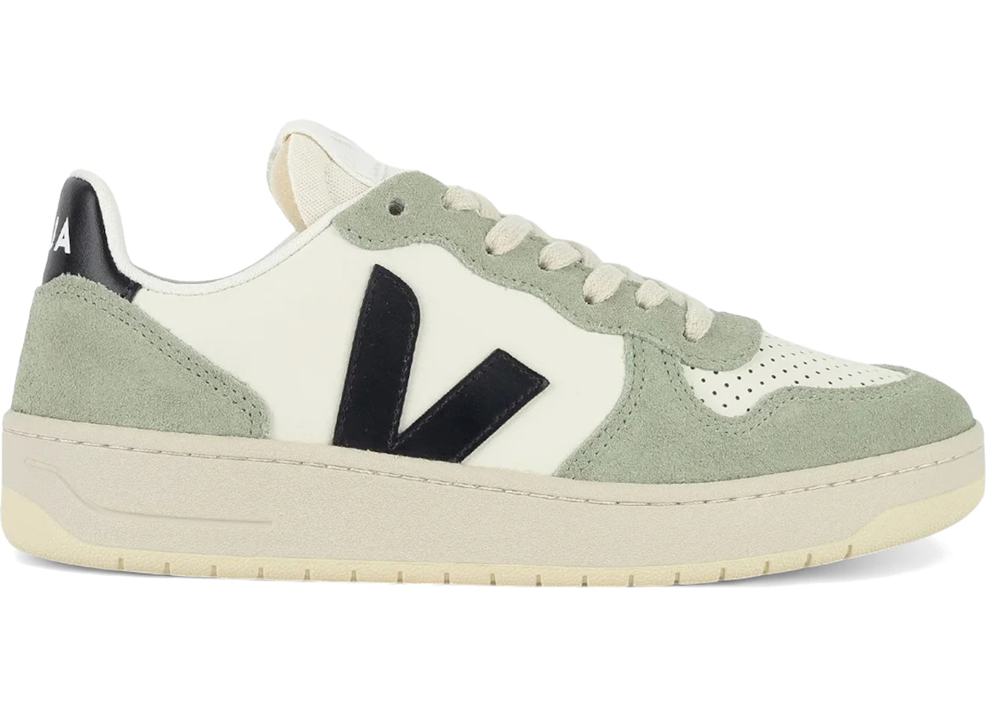 Veja V-10 Pure Black Clay