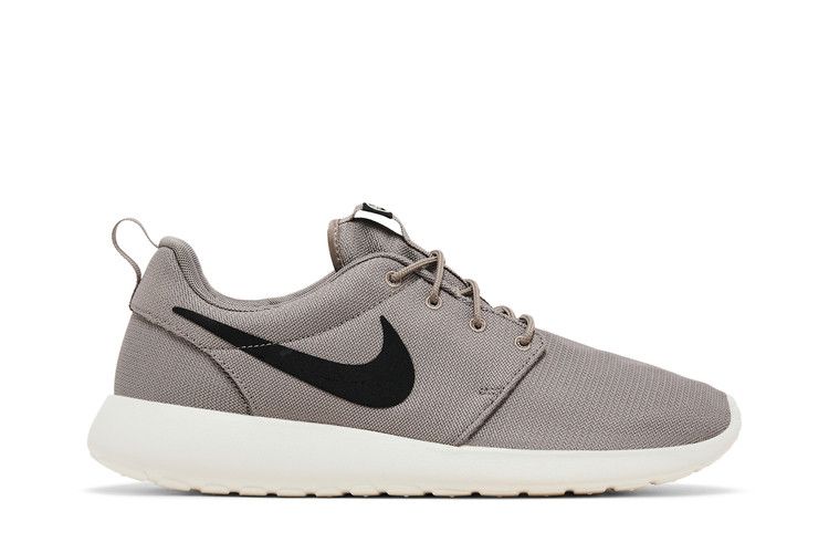 Nike Roshe One 'Light Taupe'