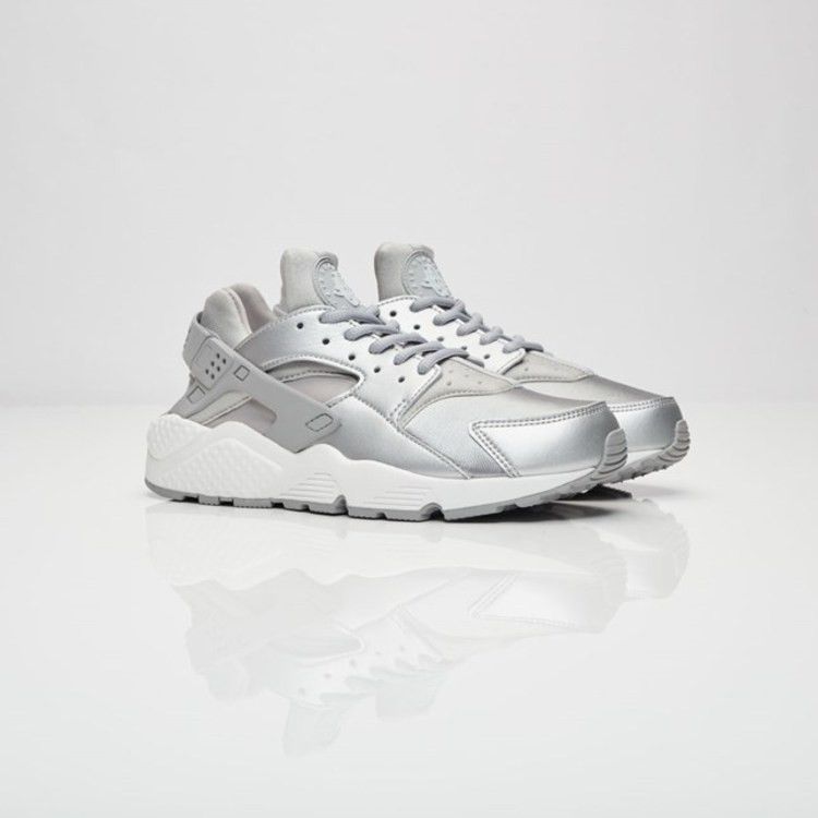 Nike Wmns Air Huarache Run SE 'Metallic Silver'