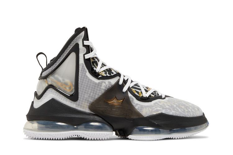 Nike LeBron 19
