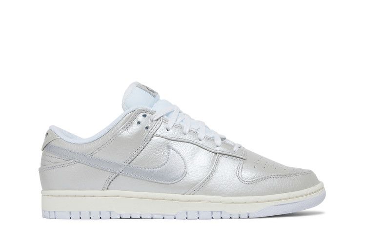 Nike Dunk Low SE 'Metallic Silver'