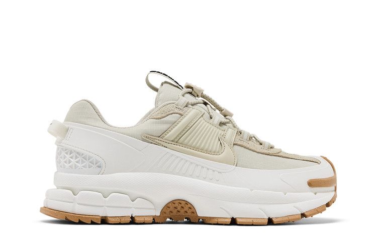 Nike Wmns Zoom Vomero 5 Roam Winterized 'Sail Light Stone Gum'