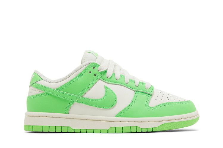 Nike Wmns Dunk Low 'Green Strike'