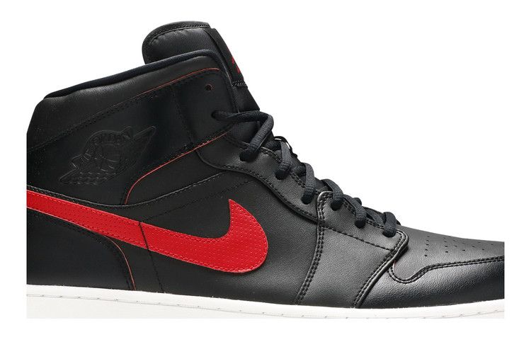 Air Jordan 1 Retro Mid 'Black Team Red'