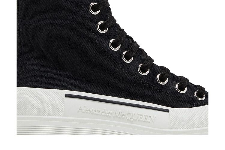 Alexander McQueen Wmns Tread Slick Boots 'Black White'
