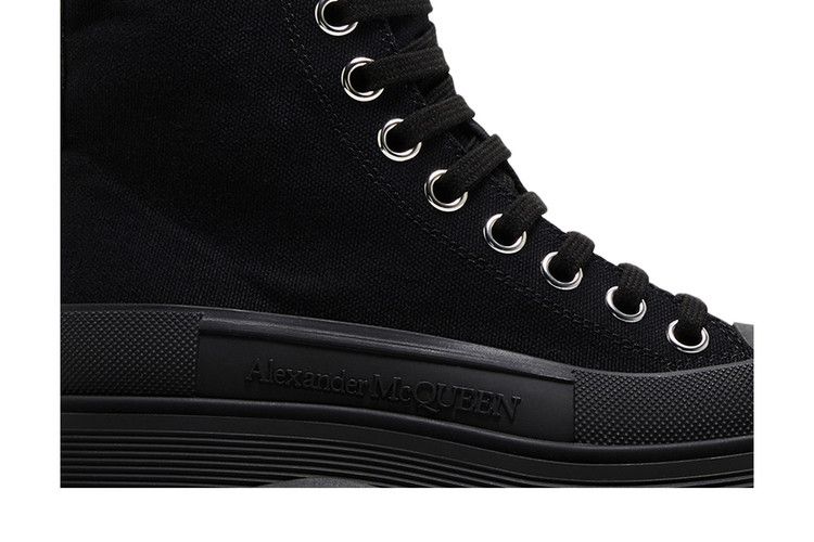 Alexander McQueen Wmns Tread Slick Boot 'Black'