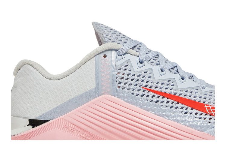 Nike Wmns Metcon 6 'Football Grey Arctic Punch'