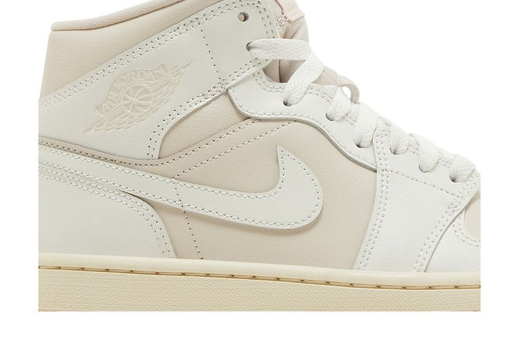 Wmns Air Jordan 1 Mid 'Legend Light Brown'