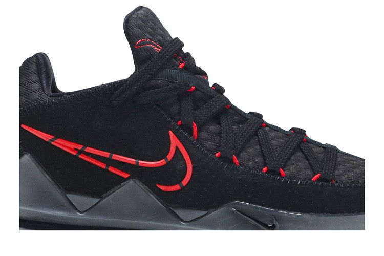 Nike LeBron 17 Low 'Bred'
