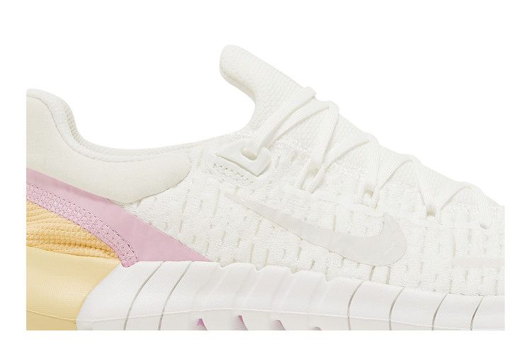 Nike Wmns Free Run 5.0 'Summit White Light Arctic Pink'