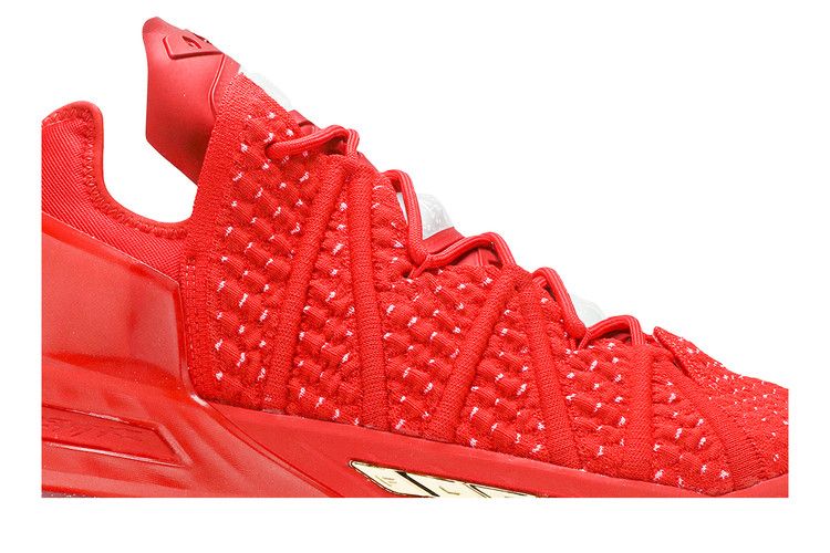 Nike LeBron 18 'X-Mas In LA'