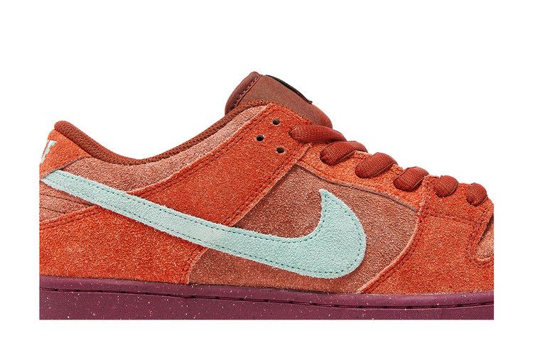 Nike Dunk Low SB 'Mystic Red'