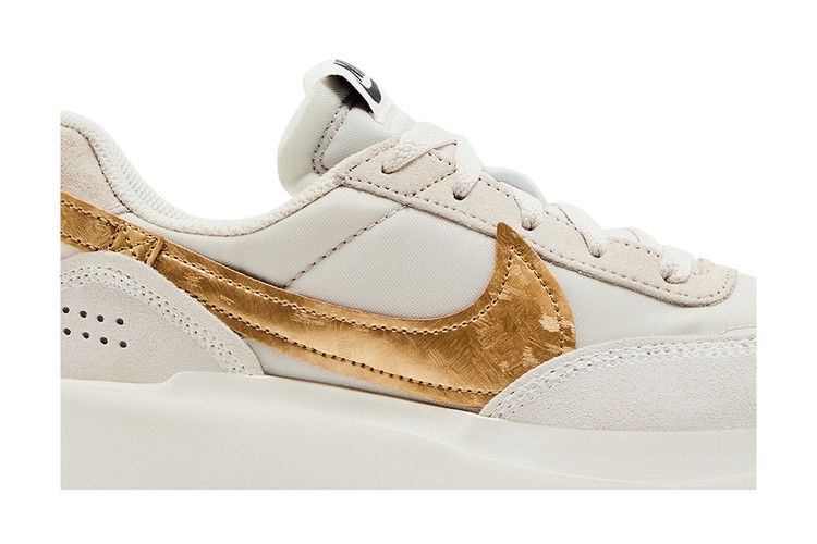 Nike Wmns Waffle Debut 'Light Orewood Brown Metallic Gold'