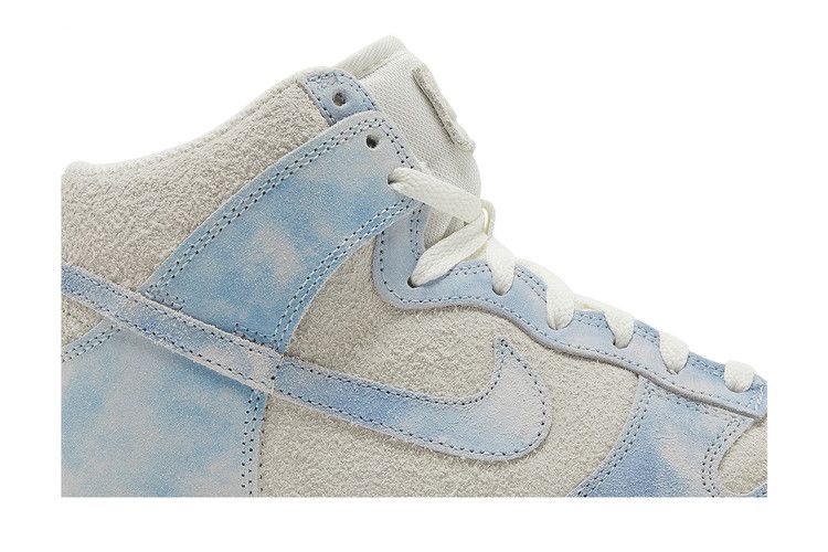 Nike Wmns Dunk High SE 'Clouds'