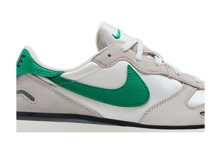Nike Wmns Phoenix Waffle 'Summit White Stadium Green'