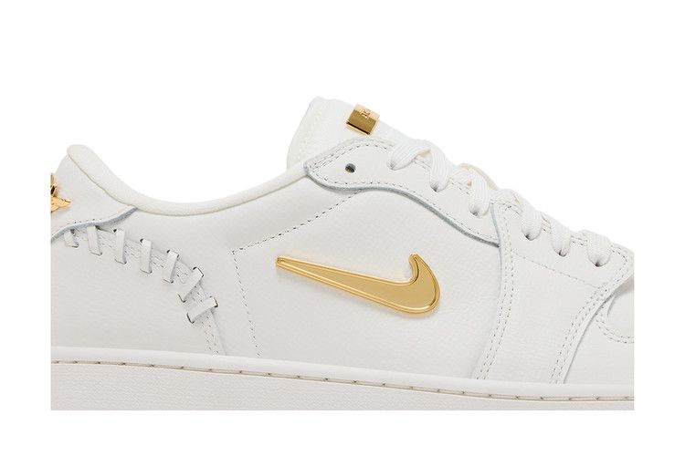 Wmns Air Jordan 1 Low Method of Make 'Sail Metallic Gold'
