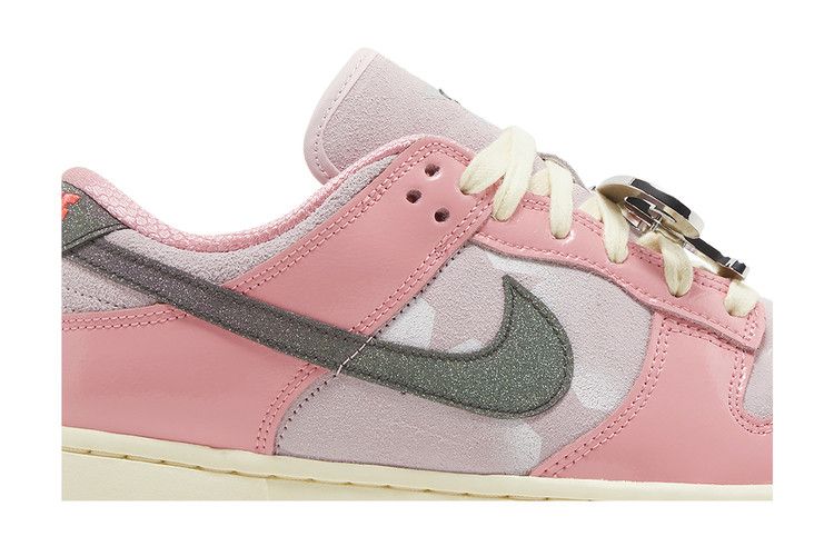 Nike Wmns Dunk Low LX 'Barbie'
