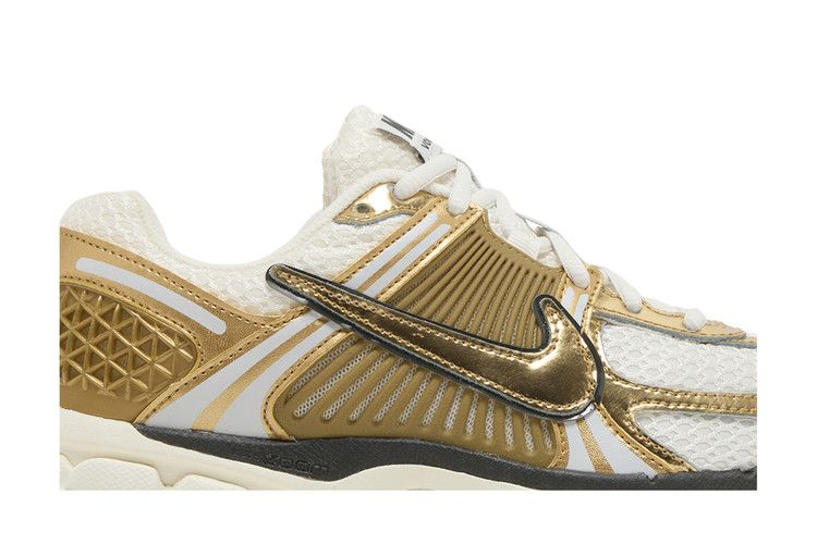 Nike Wmns Air Zoom Vomero 5 'Metallic Gold'