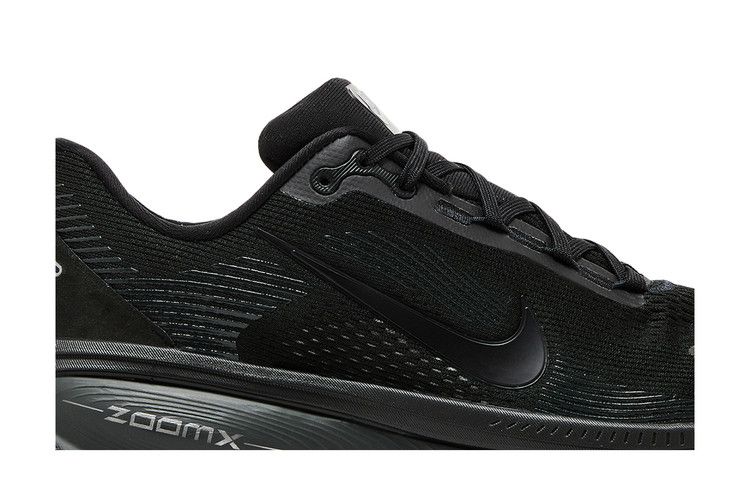 Nike Vomero 18 'Triple Black'