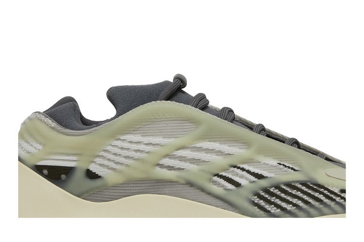 adidas Men's Yeezy 700 V3 'Fade Salt'