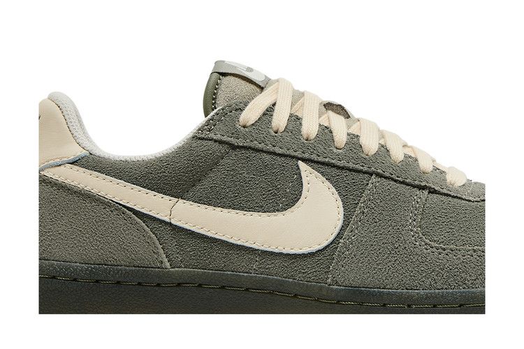Nike Field General 82 'Light Army Natural'