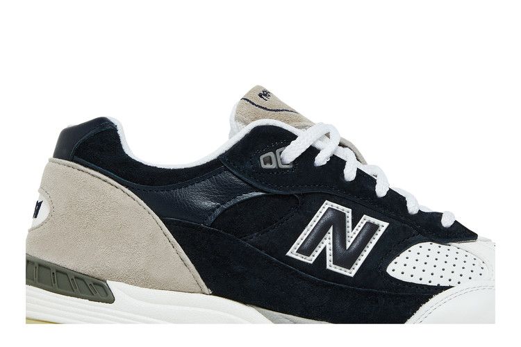 Sneakersnstuff x New Balance 991 Made in England 'Perforated Pack - Navy White'