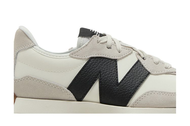 New Balance Wmns 327 'Moonbeam Black'
