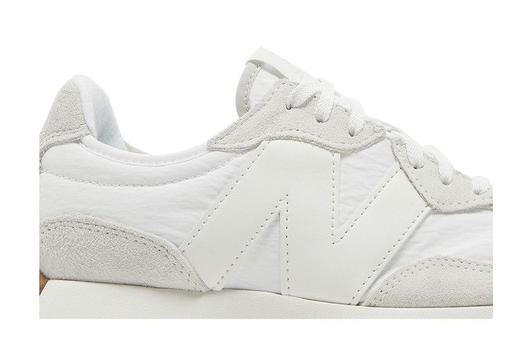 New Balance Wmns 327 'White Gum'
