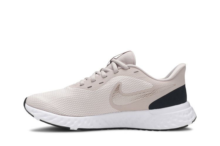 Nike Wmns Revolution 5 'Barely Rose'