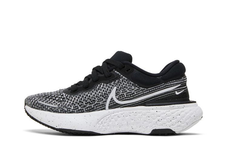 Nike Wmns ZoomX Invincible Run Flyknit 'White Black'