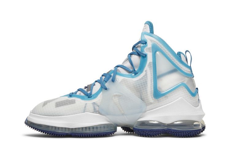 Space Jam x Nike LeBron 19 'Sweatsuit'