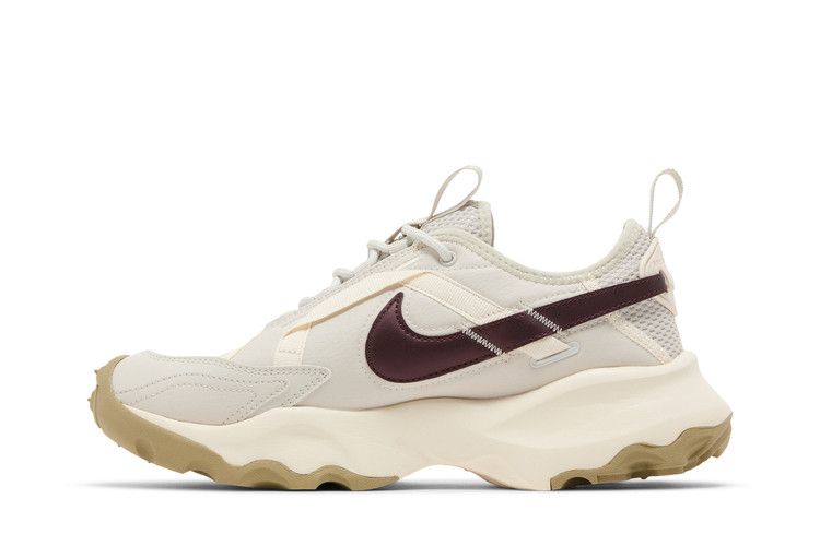 Nike Wmns TC 7900 'Light Bone Burgundy Crush'