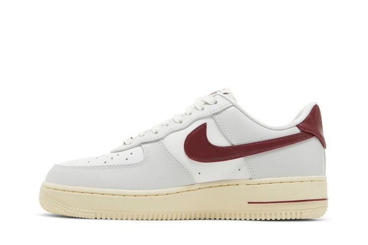 Nike Wmns Air Force 1 '07 SE 'Sisterhood - Team Red'