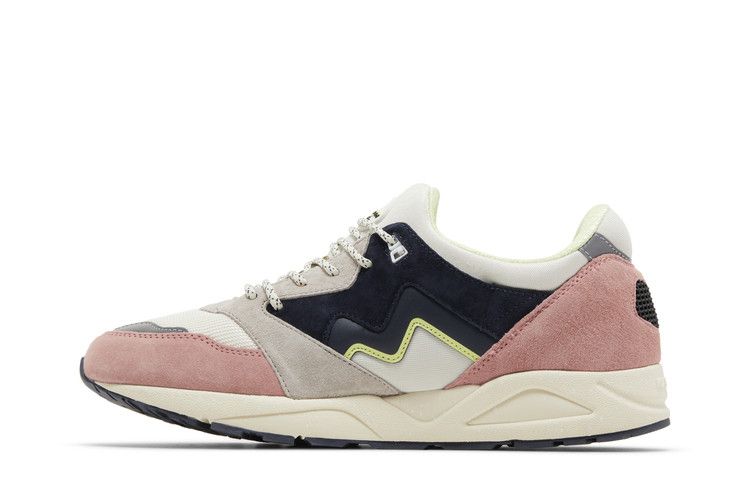 Karhu Aria 95 'Rose Tan'