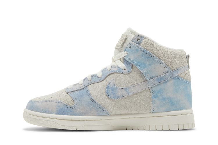 Nike Wmns Dunk High SE 'Clouds'