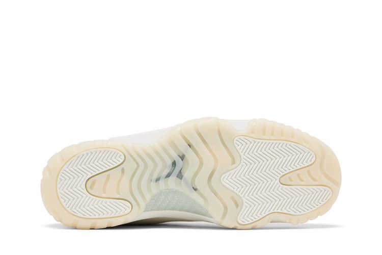 Wmns Air Jordan 11 Retro 'Pearl / Grand Finale'