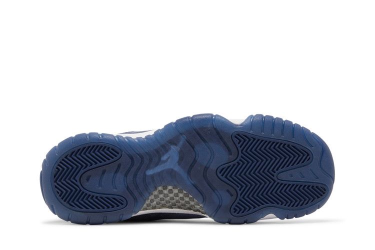 Wmns Air Jordan 11 Retro 'Midnight Navy Velvet'