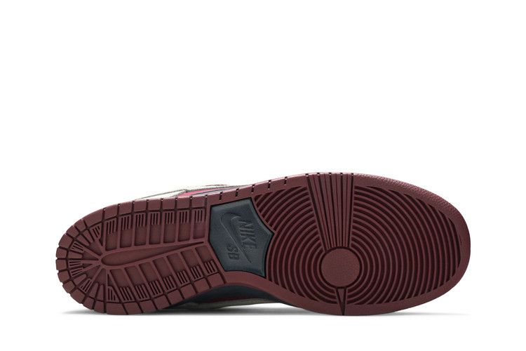 Nike Dunk Low SB 'True Berry'