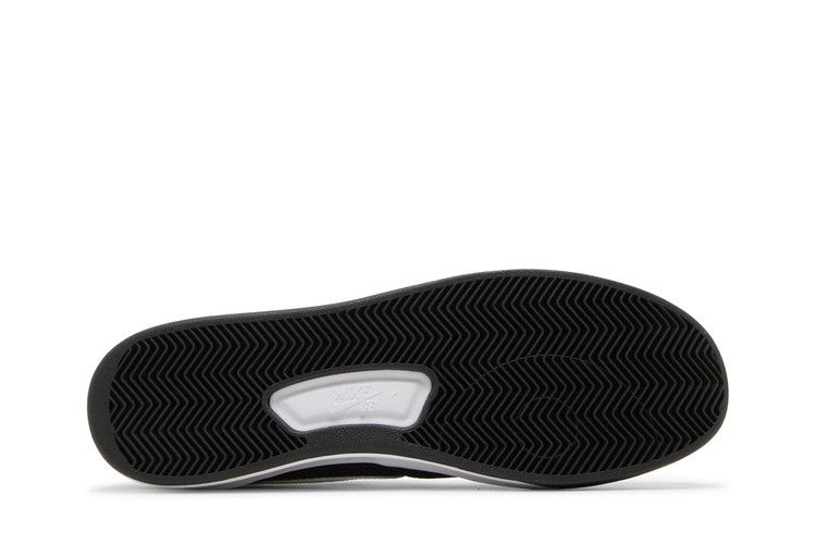 Nike Adversary SB 'Black White'