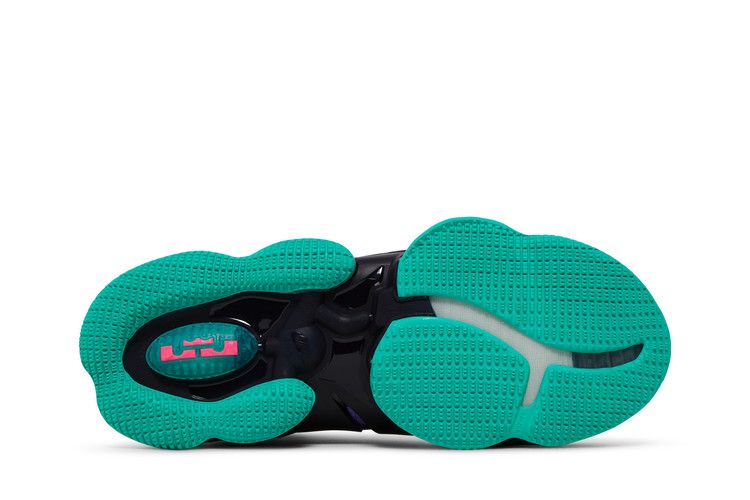 Nike LeBron 19 'DJ Bron'