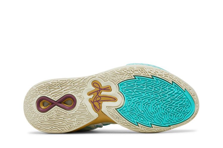 Sue Bird x Nike Kyrie Infinity 'Golden Tribute'