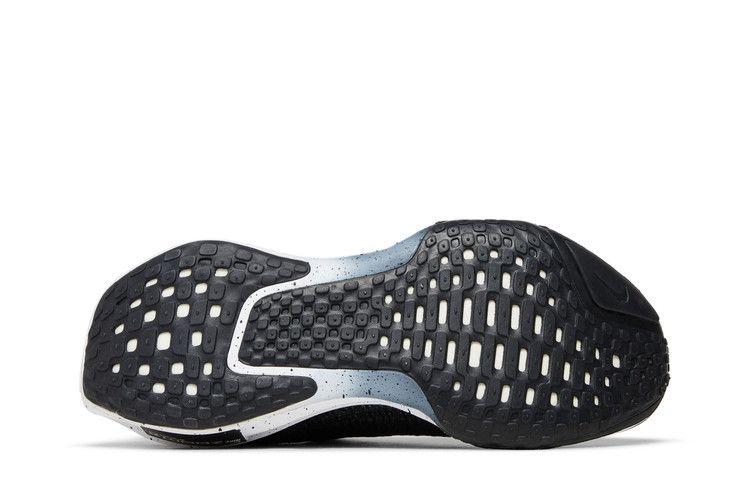 Nike ZoomX Invincible Run Flyknit 3 'Oreo'