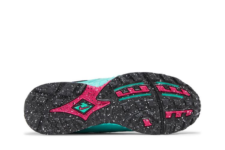 Undefeated x Nike Air Terra Humara 'Light Menta'