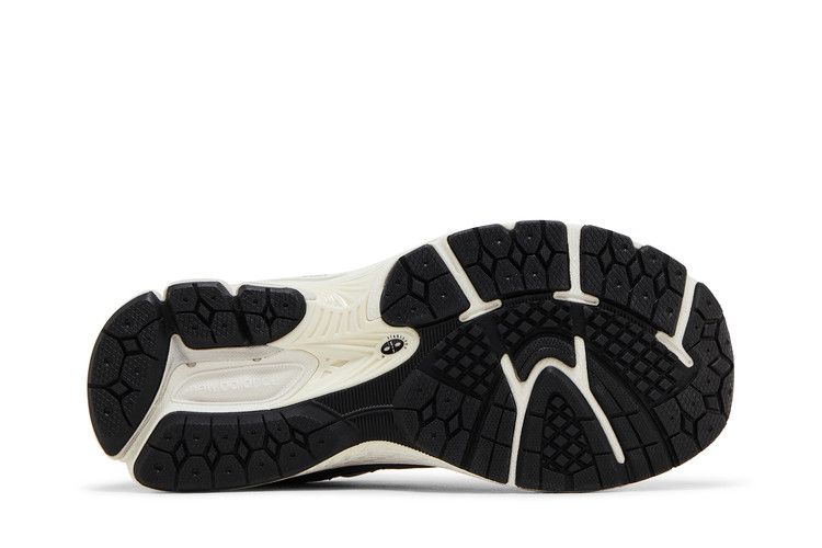 New Balance 2002R Big Kid 'Magnet Lead'
