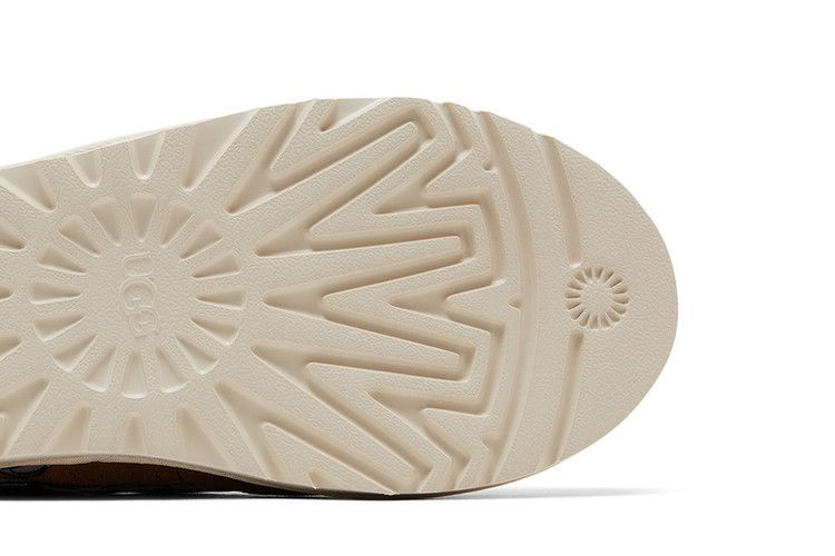 Palace x Looney Tunes x UGG Tasman Slipper 'Chestnut'