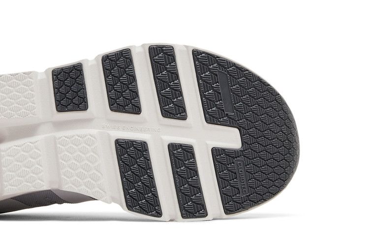 ON Wmns Cloudrunner 'White Frost'