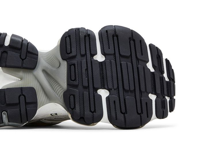 Balenciaga Cargo Sneaker 'Worn-Out - White Black'