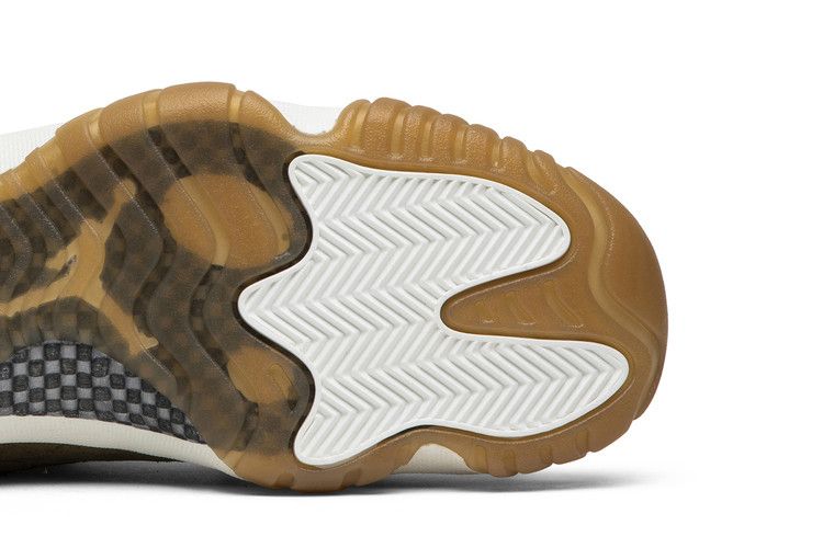 Wmns Air Jordan 11 Retro 'Olive Lux'